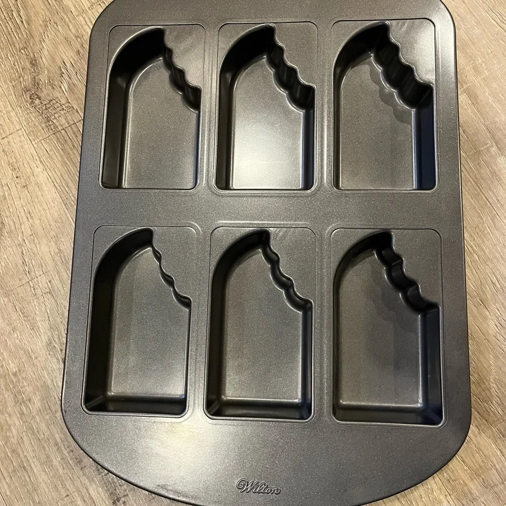 Wilton Baking Pan Dessert Bar with Bite Mark